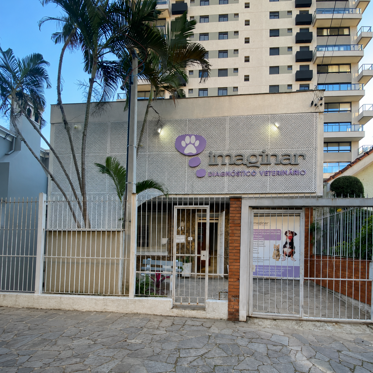 Fachada atual da clínica Imaginar Diagnóstico Veterinário em Porto Alegre